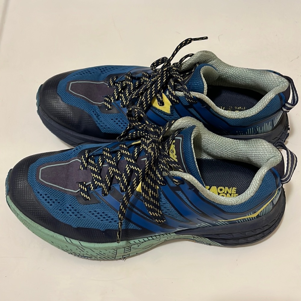 Hoka One One Speedgoat 3 womens trail running shoes size 8